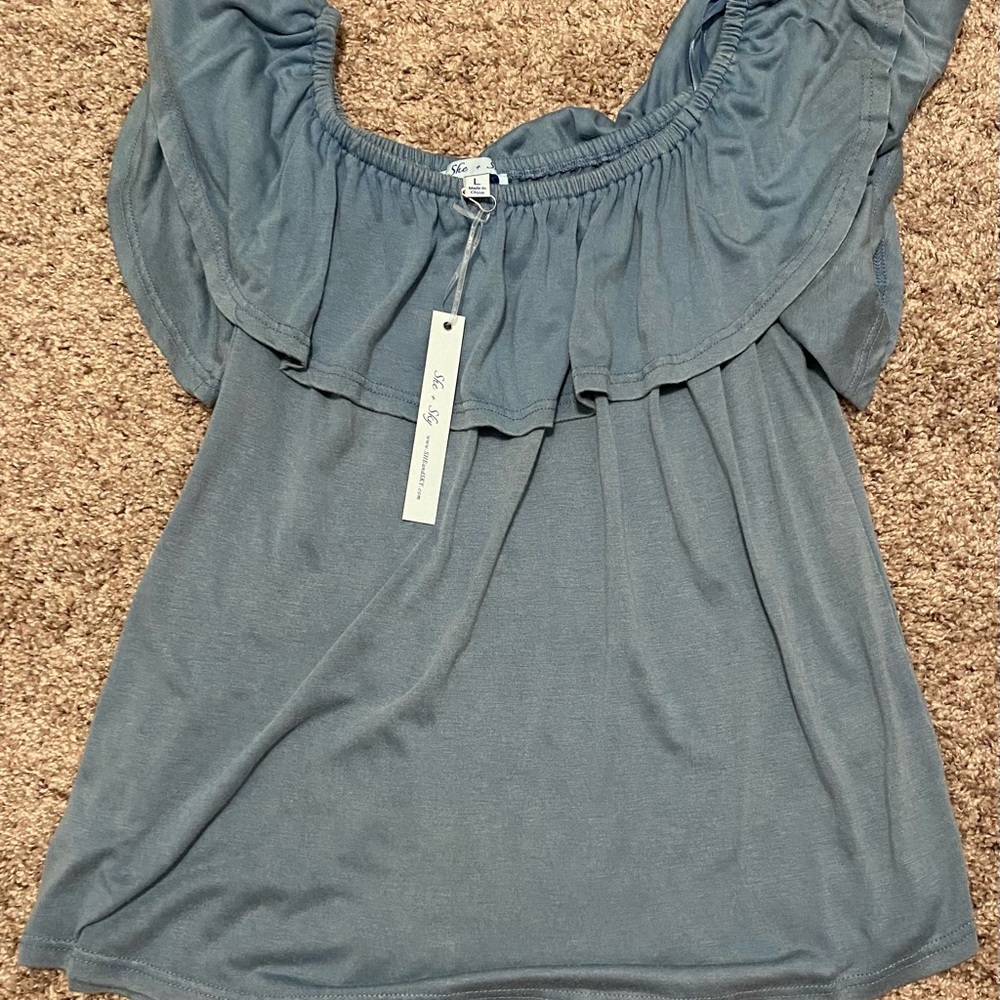 She & Sky size large top